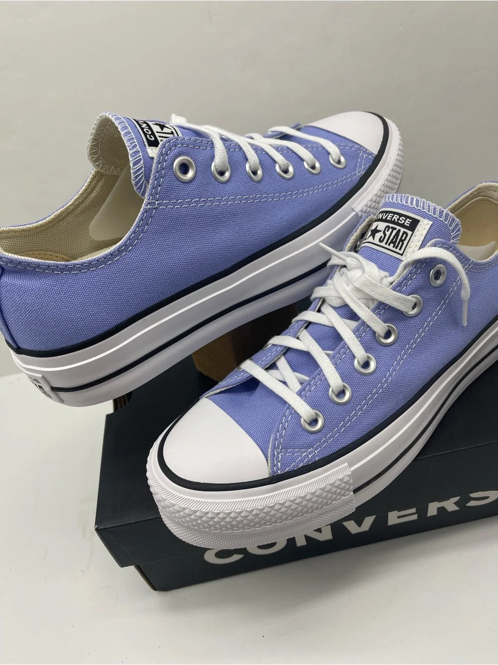 Converse CTAS Lift Ox Platform Sneakers Very Peri White Black A16105F NWT